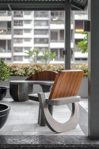 U chair